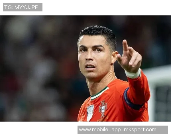 C罗单刀挑射被扑裁判判越位引发争议球迷热议比赛判罚 C罗单刀挑射被扑裁判判越位引发争议球迷热议比赛判罚