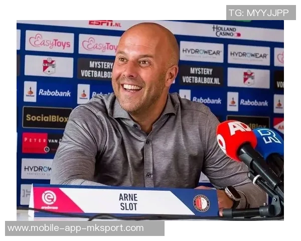 斯洛特执教遭质疑低分反映无效传导瓜帅能否成功引援C罗与丁丁 斯洛特执教遭质疑低分反映无效传导瓜帅能否成功引援C罗与丁丁