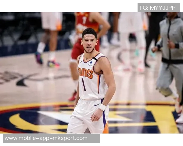 布克拼尽全力砍下38分5助攻但球队仍难逃失利命运 布克拼尽全力砍下38分5助攻但球队仍难逃失利命运