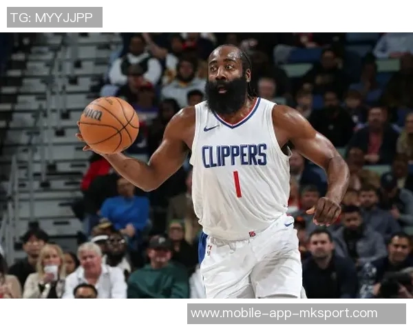 快船发布海报庆祝胜利哈登精彩投篮瞬间成焦点