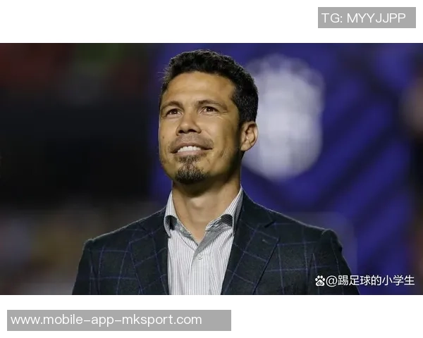 阿莱格里成功将莱奥打造成中锋埃尔纳内斯赞教练培养能力 阿莱格里成功将莱奥打造成中锋埃尔纳内斯赞教练培养能力